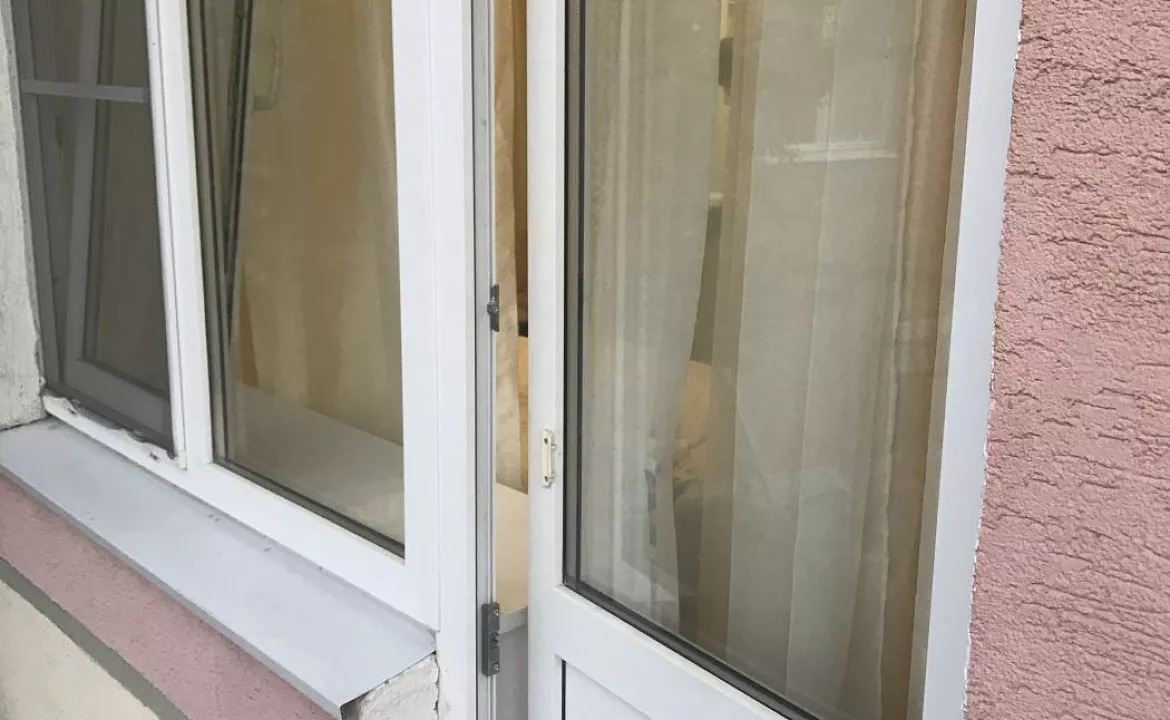 Трёхместный номер с балконом. Частный гостевой дом На Колхозной . Геленджик