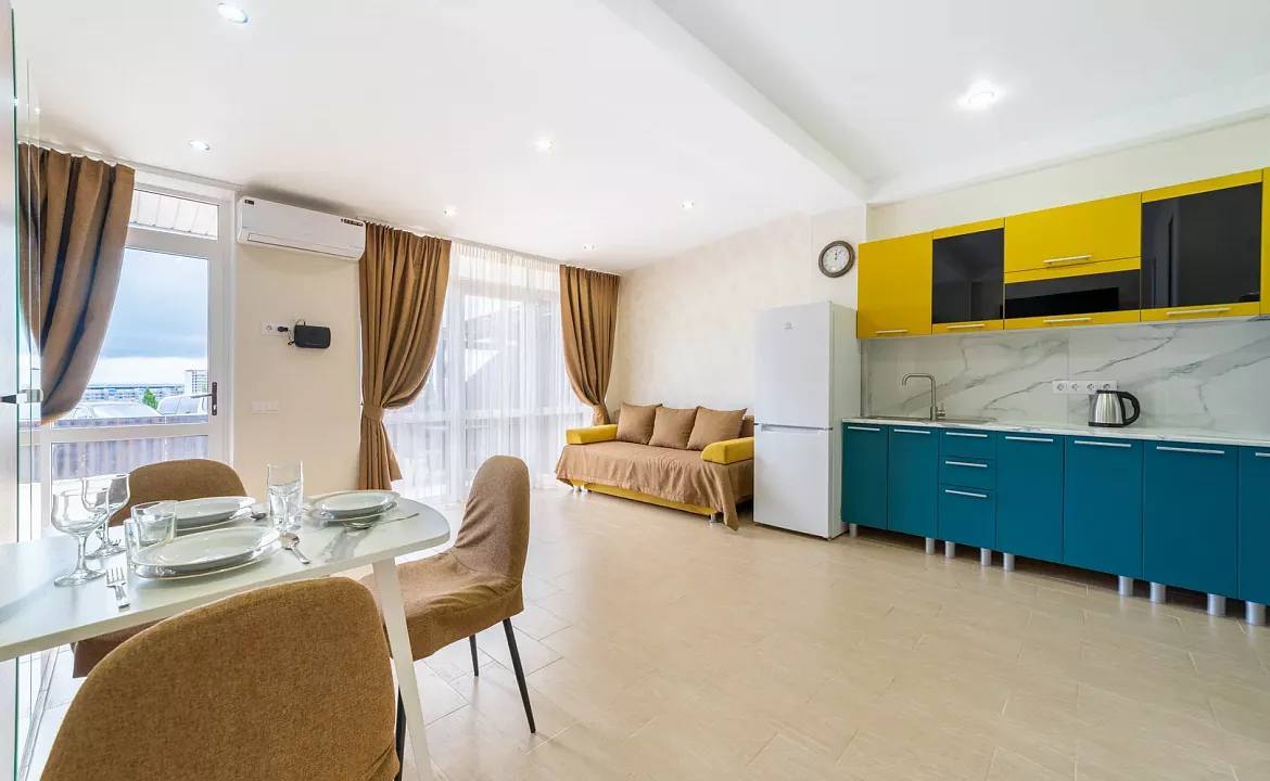 Deluxe Apartment ЖК Санни Хилл с собственным двориком. Апартаменты Deluxe ЖК Санни Хилл. Адлер