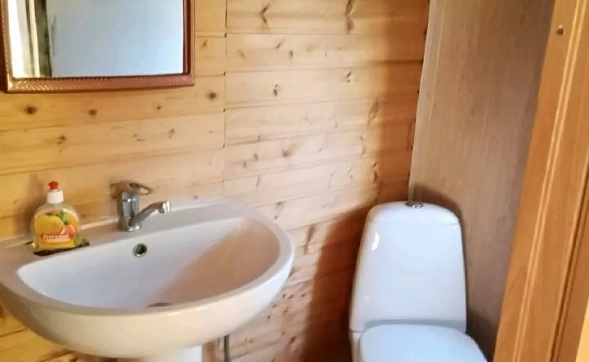 Комната 14 м² в 4-к, 1/1 эт.. Квартира в многоквартирном доме Комната 14 м² в 4-к, 1/1 эт.. Ейск