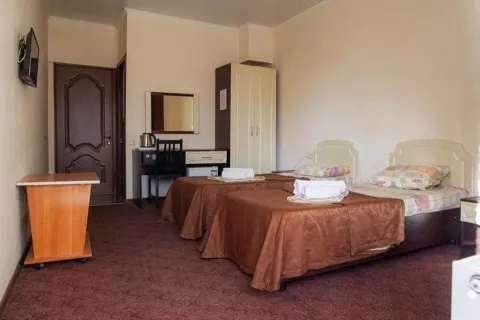 стандарт с балконом 2 односпальные кровати. Гостевой дом "Марити". Анапа