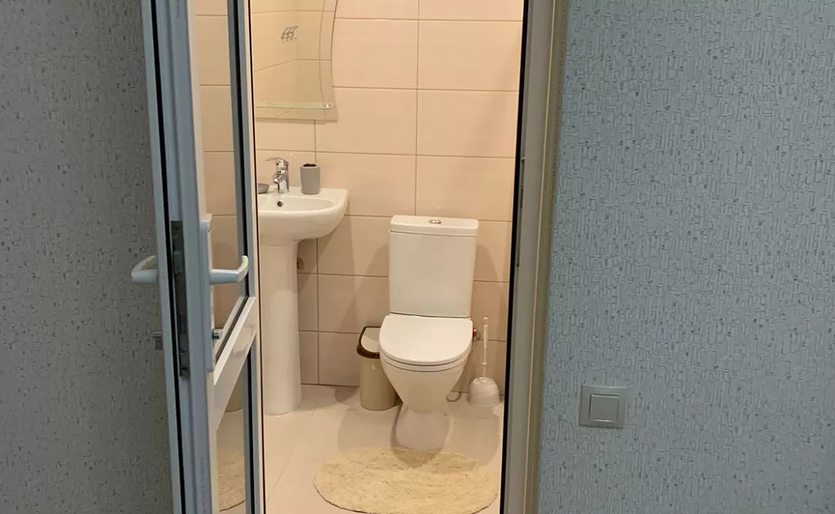 Апартаменты с кухней на два номера. Гостевой дом ЭЙВА. Пицунда