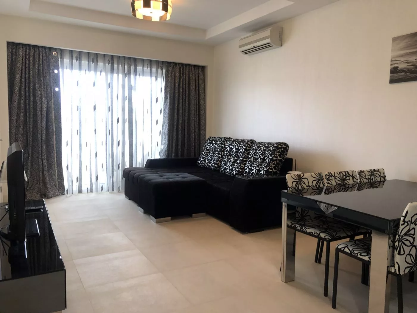 . Квартира в многоквартирном доме Апартаменты . Алушта