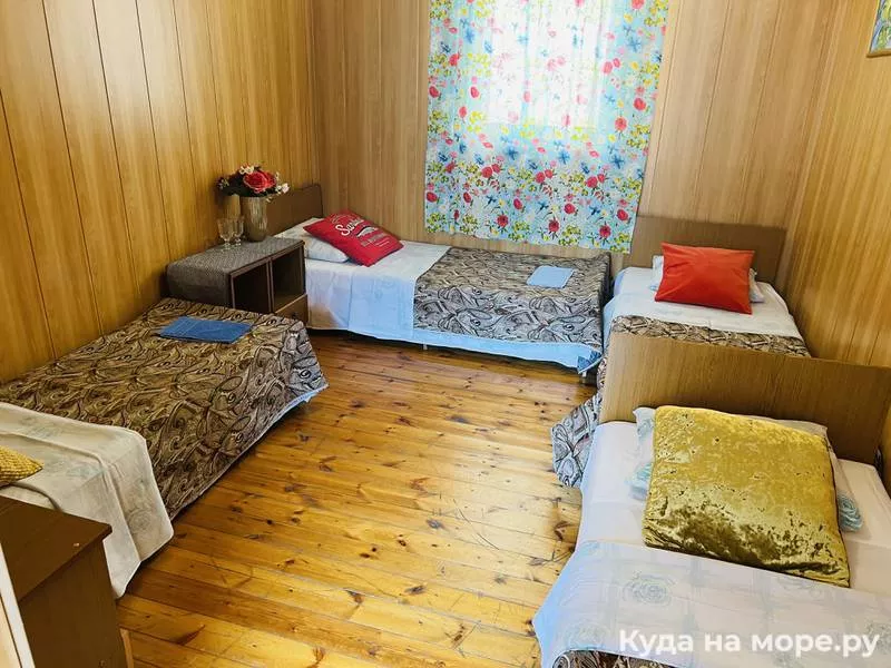 Четырехместная комната. Гостевой дом "Selena". Анапа Четырехместная комната. Гостевой дом "Selena". Анапа