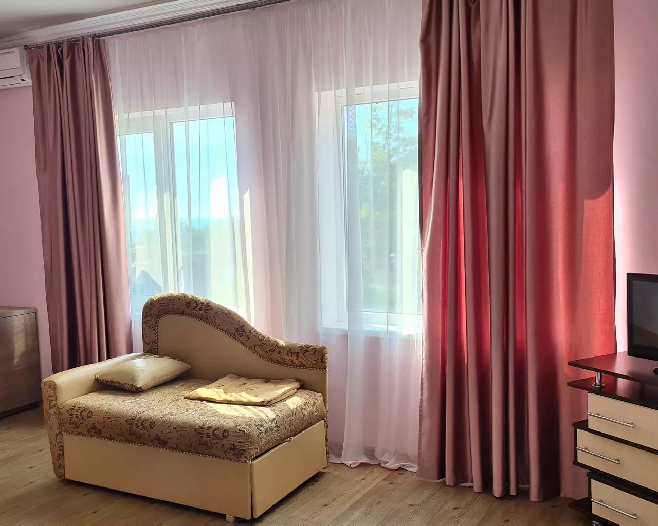 . Гостевой дом "Русская сказка". Лоо