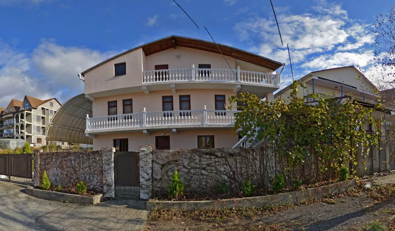 . Гостевой дом «Сакура». Вардане