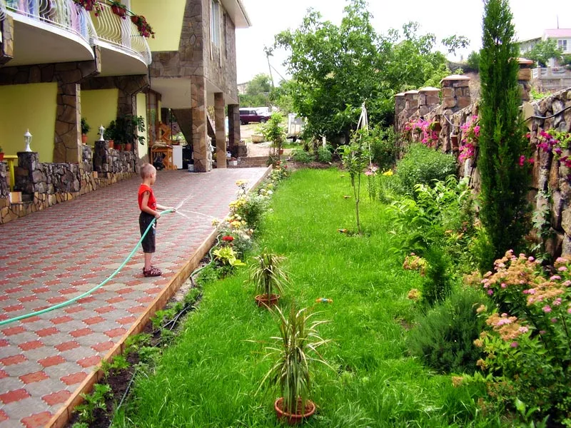 . Частное домовладение КАТЮША. Малореченское