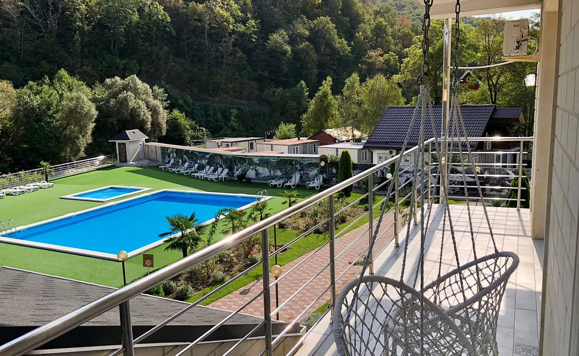 Двухкомнатный Супер Люкс с балконом вид на горы. Отель "РЕВЮ". Агой