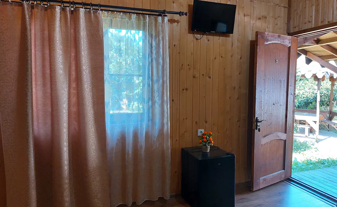 отдельный домик. Гостевой дом КАМЕЛИЯ. Пицунда