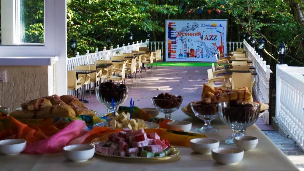 . Отель "Джаз Лоо" парк-отель. Лоо