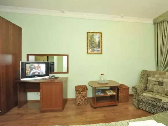 «Полулюкс» 2-х местный DBL (Главный корпус). Гостиница «Кристалл». Домбай-гостиницы «Полулюкс» 2-х местный DBL (Главный корпус). Гостиница «Кристалл». Домбай-гостиницы