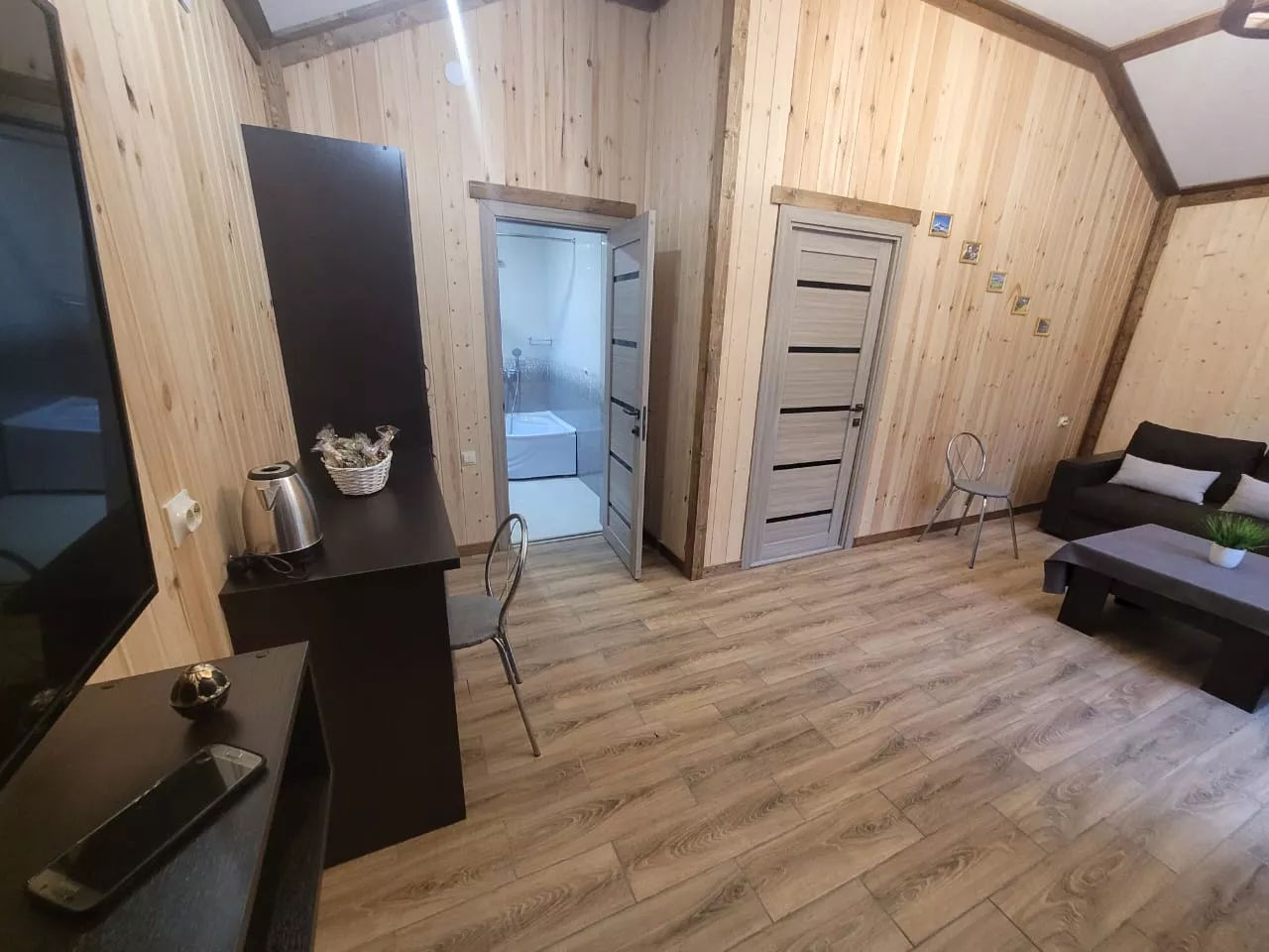 . Гостевой комплекс  Family club. Эльбрус