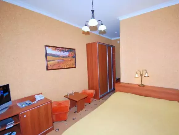 «Стандарт». Отель «Националь». Домбай-гостиницы