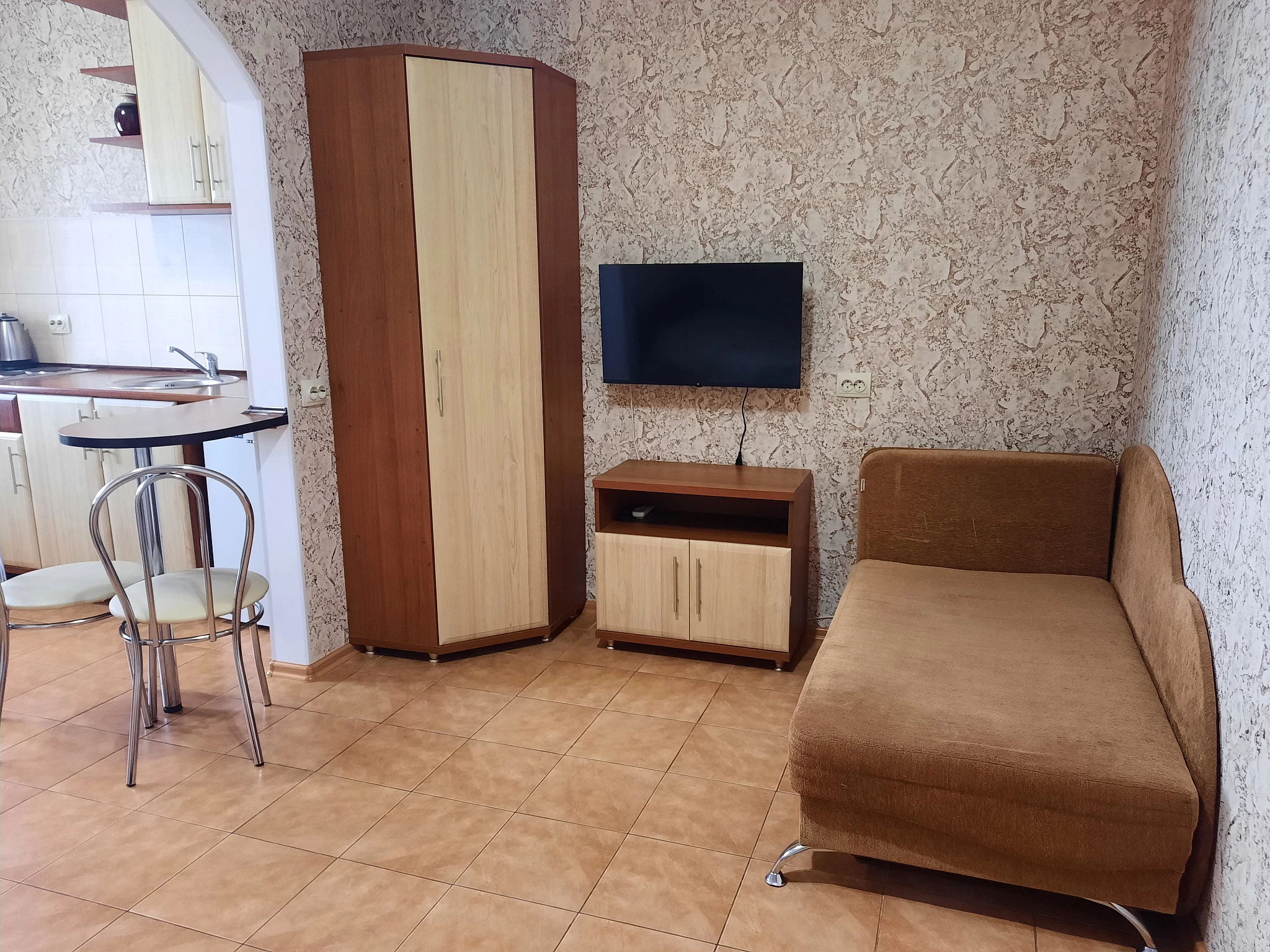 .  "Надежда". Алушта