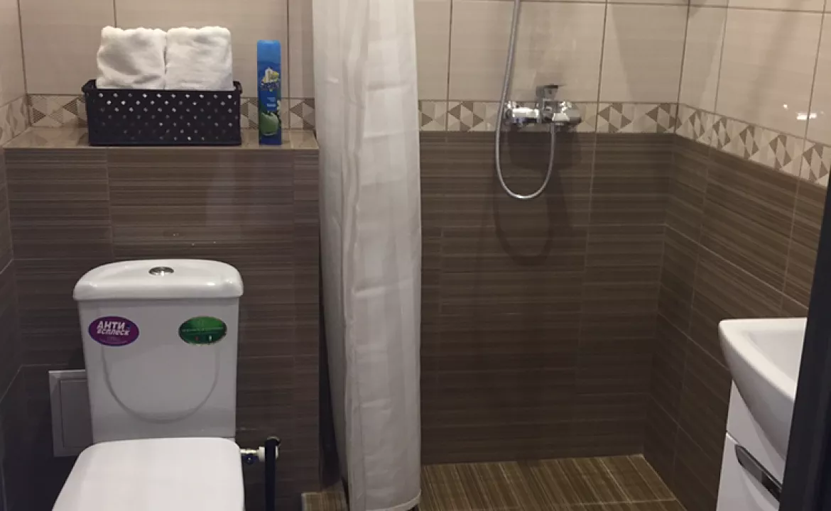 Двухместный номер на первом этаже. Отель Keffe. Феодосия Двухместный номер на первом этаже. Отель Keffe. Феодосия