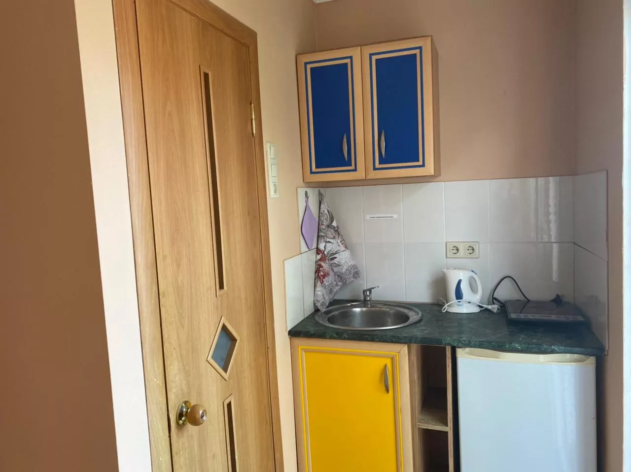 . Гостевой дом Ласточкино гнездо. Голубицкая