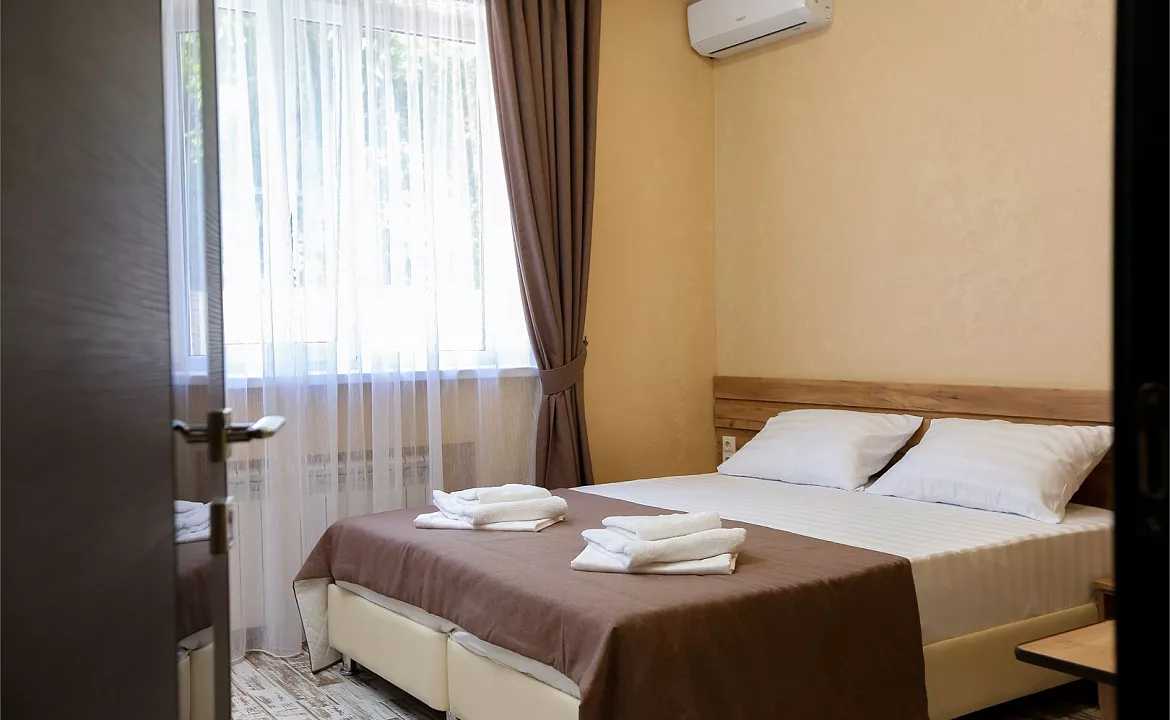 2-х местный номер с балконом. Апарт-отель «Близнецы». Адлер