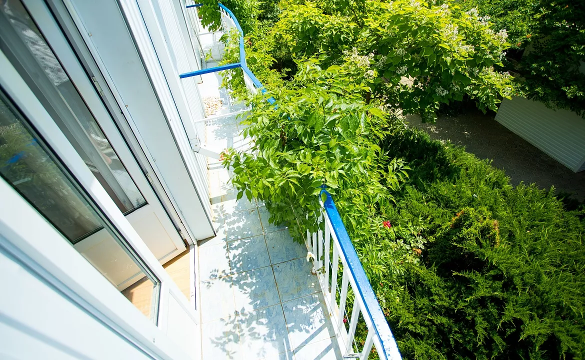 Двухместный номер категории «Улучшенный». База отдыха "Слава". Витязево