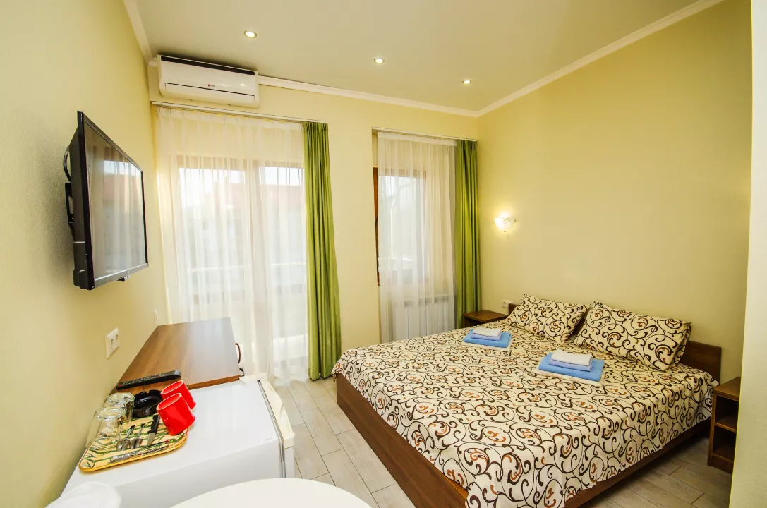 . Гостевой дом «Вояж». Алушта