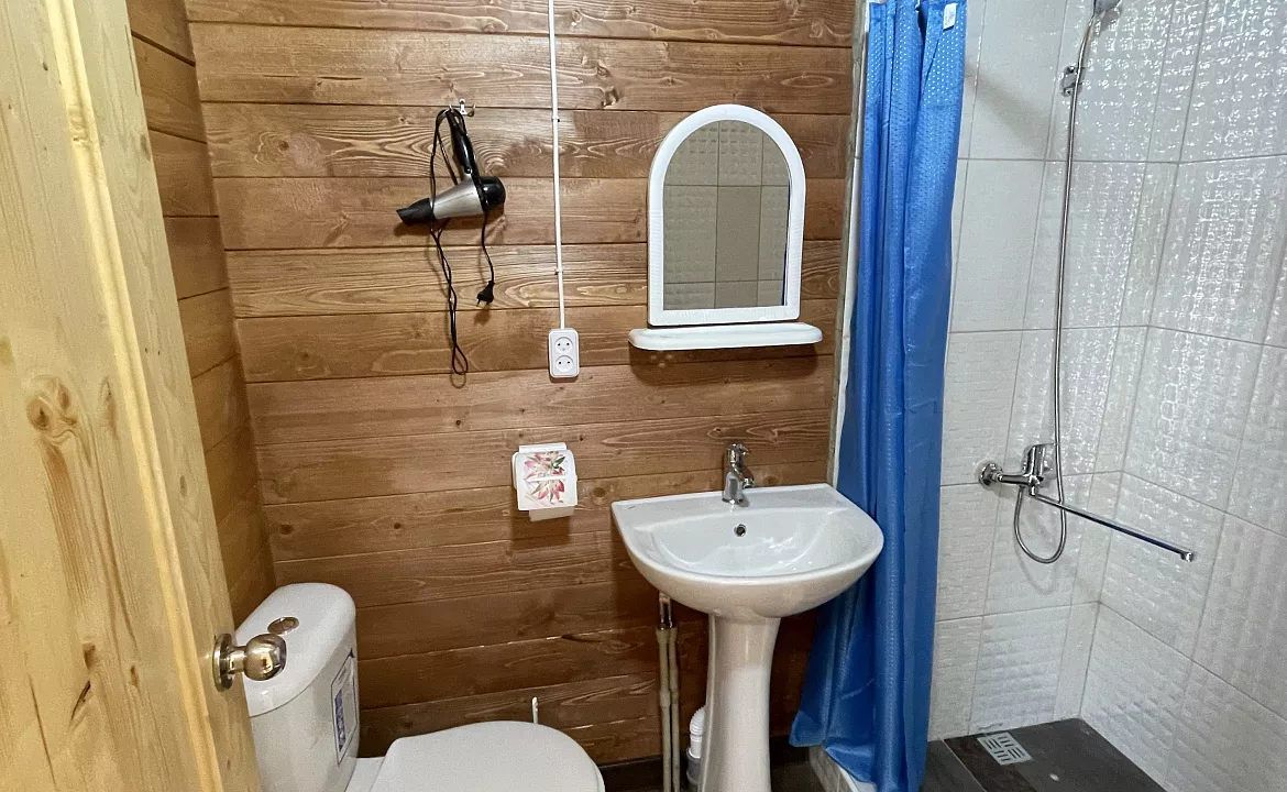 3 коттеджа . Коттедж Морской Бриз. Сухум