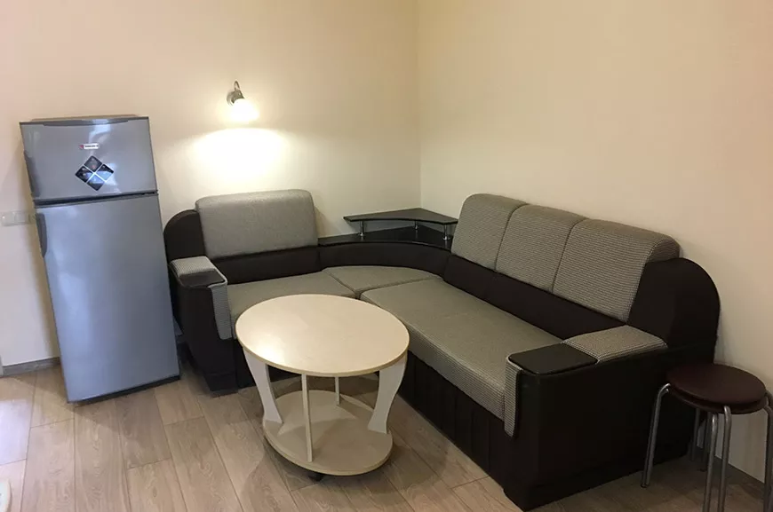 2-комнатные апартаменты (квартира в 150 м от отеля, ул. Мира 19). Дизайн-отель "Massandra". Массандра