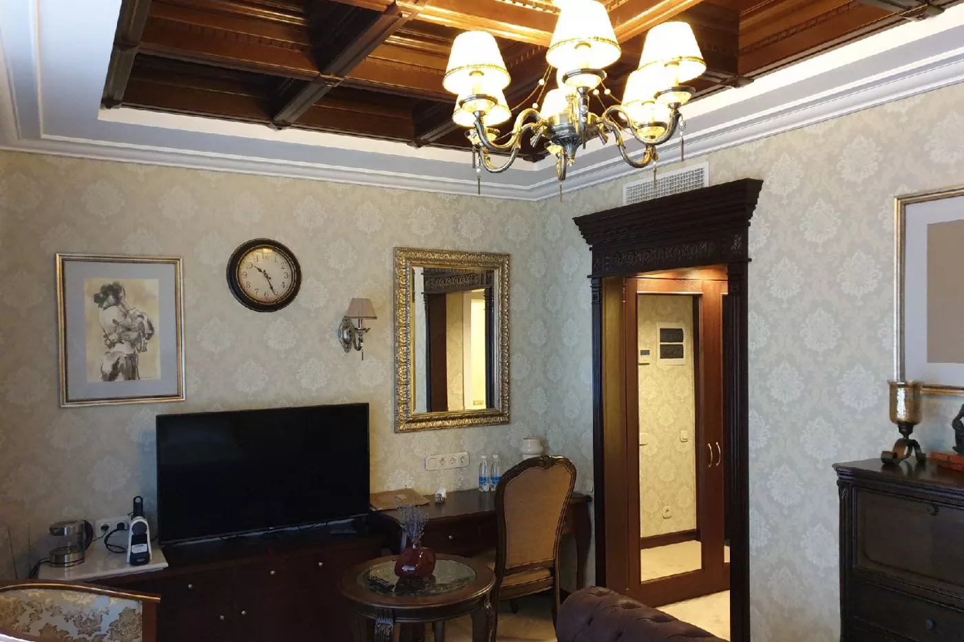 . Отель Ницца. Ялта