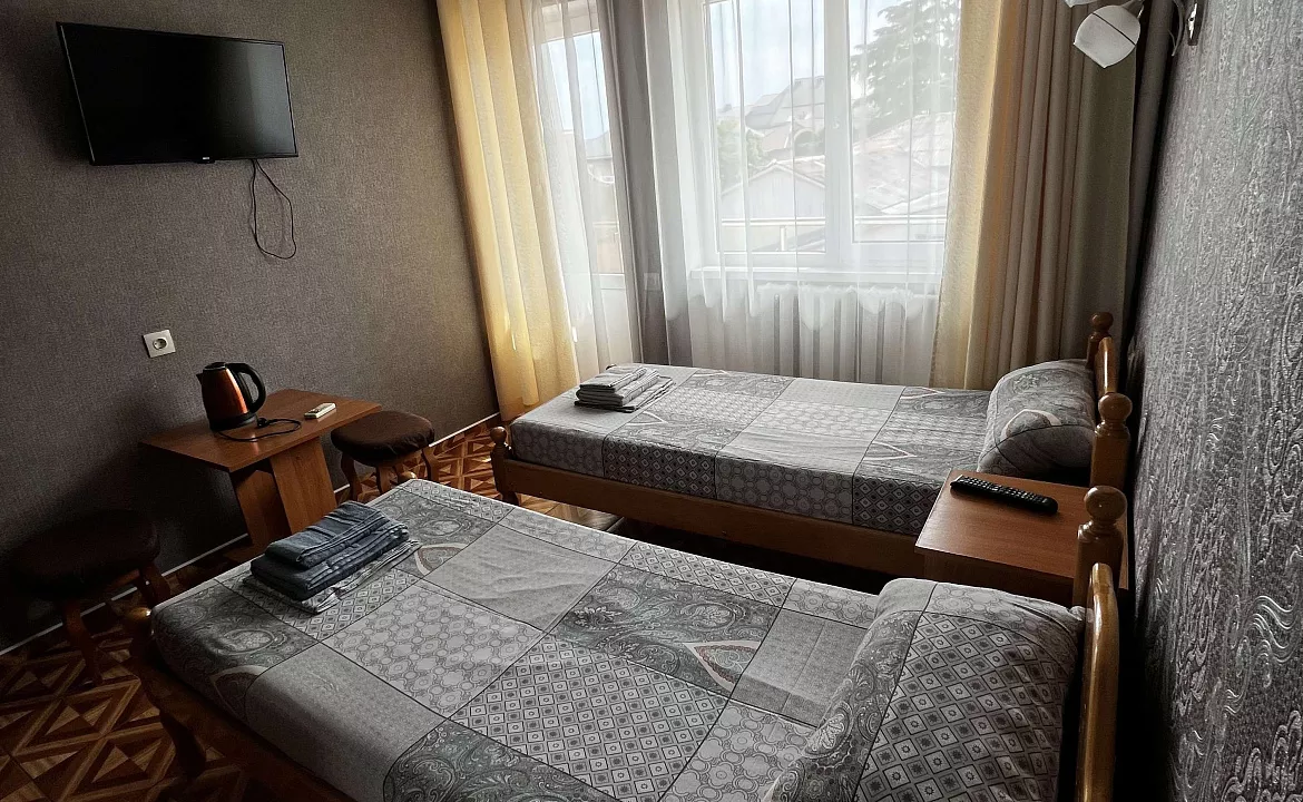 Стандарт 2-х местный. Отель «Черноморец». Лазаревское Стандарт 2-х местный. Отель «Черноморец». Лазаревское