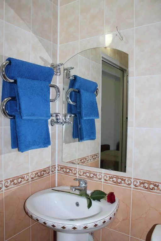 . Отель "ВАН". Адлер