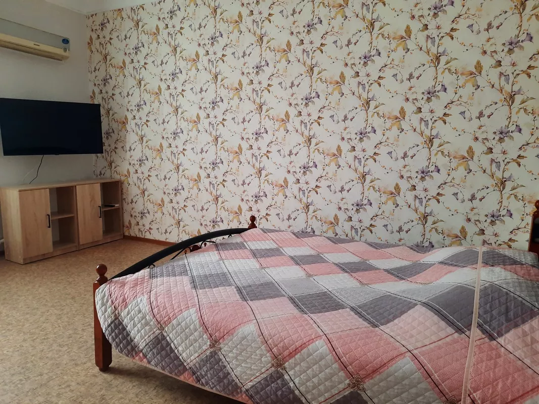 . Частный сектор Большая однокомнатная квартира. Алушта