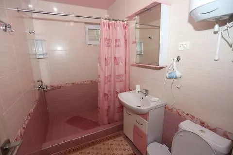 2-х комнатный номер на 5 человек. Гостевой дом «Милана». Голубицкая