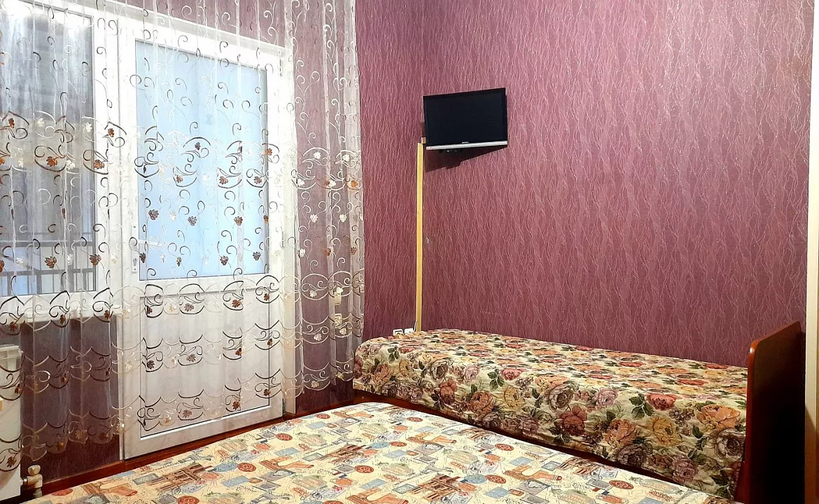 Трёхместный эконом. Гостевой дом Южный берег.. Адлер