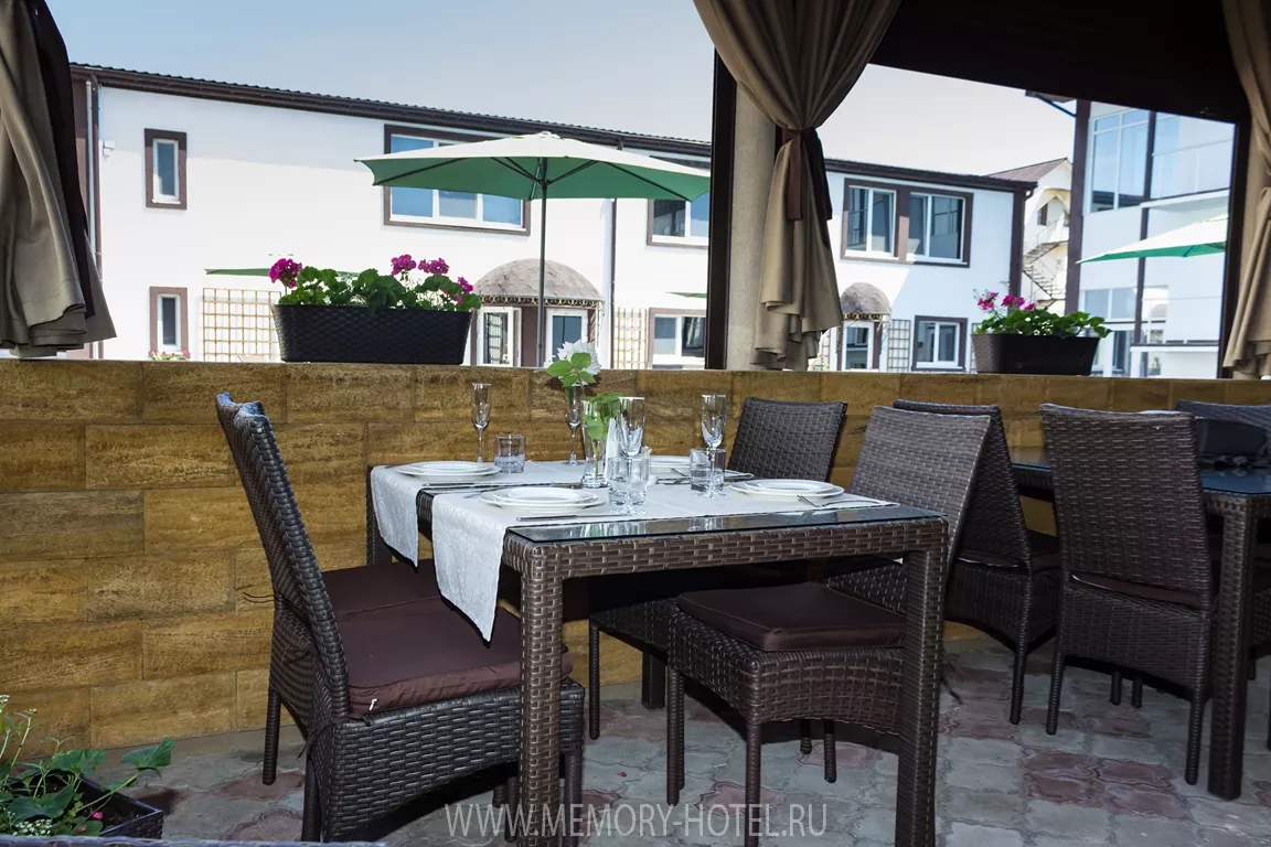 . Гостевой дом "Мемори". Заозерное