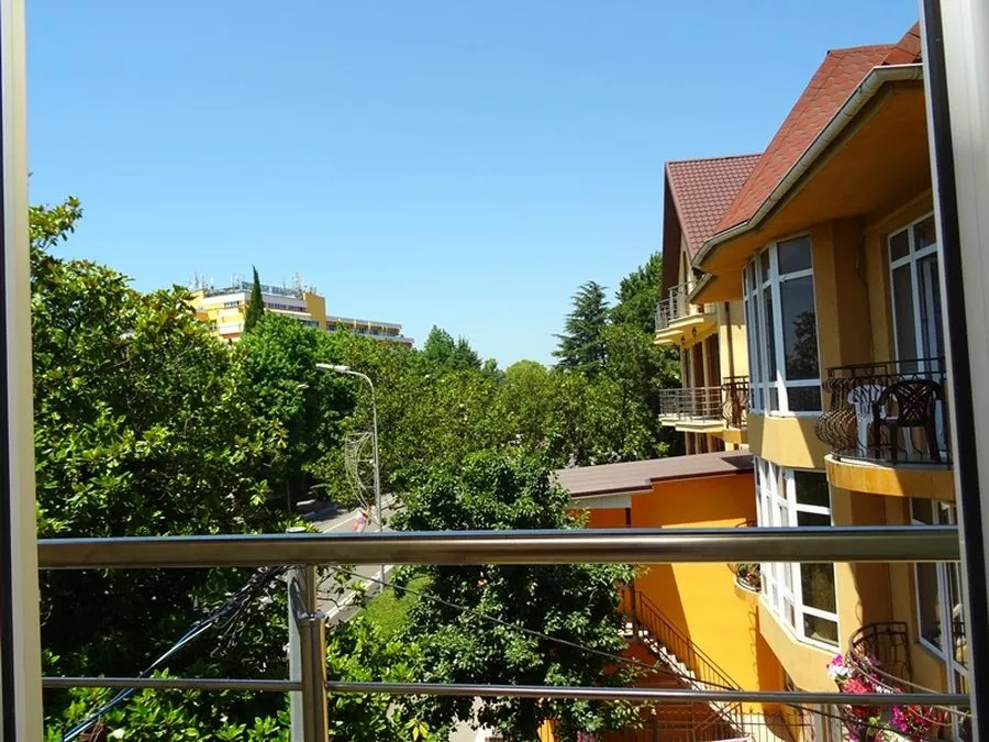 . Гостиница "Семья". Адлер