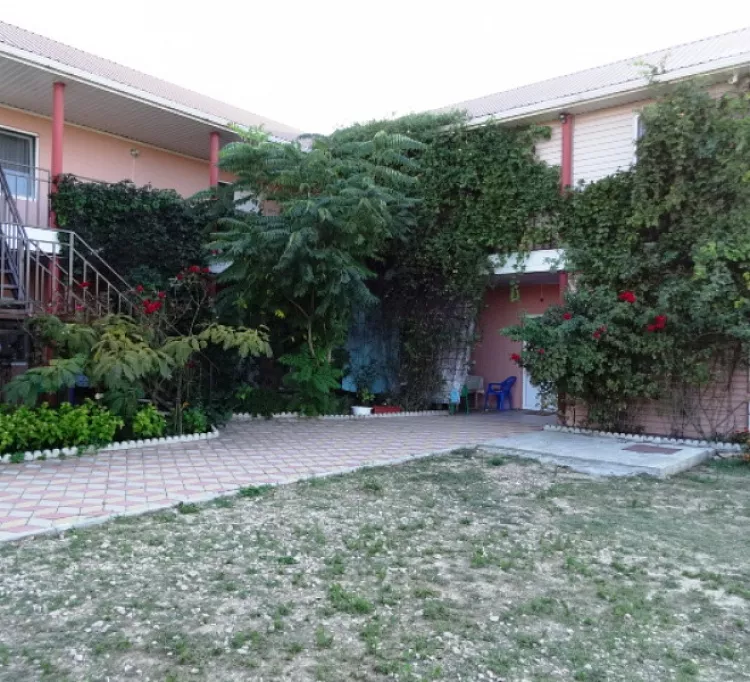 . Гостевой дом Любовь. Голубицкая