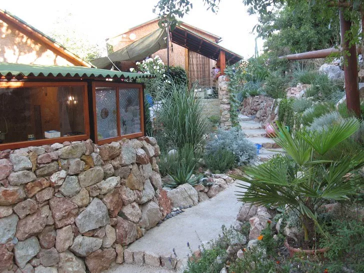 БУНГАЛО С ТЕРРАСОЙ. Гостевой дом «Ясеневая роща». Балаклава БУНГАЛО С ТЕРРАСОЙ. Гостевой дом «Ясеневая роща». Балаклава