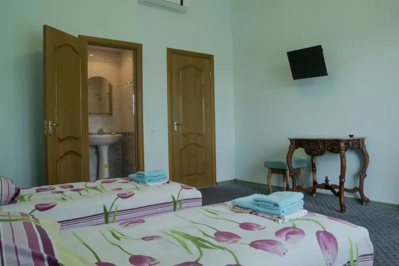 Гостевая на двух человек. Гостевой дом " Китей ". Керчь