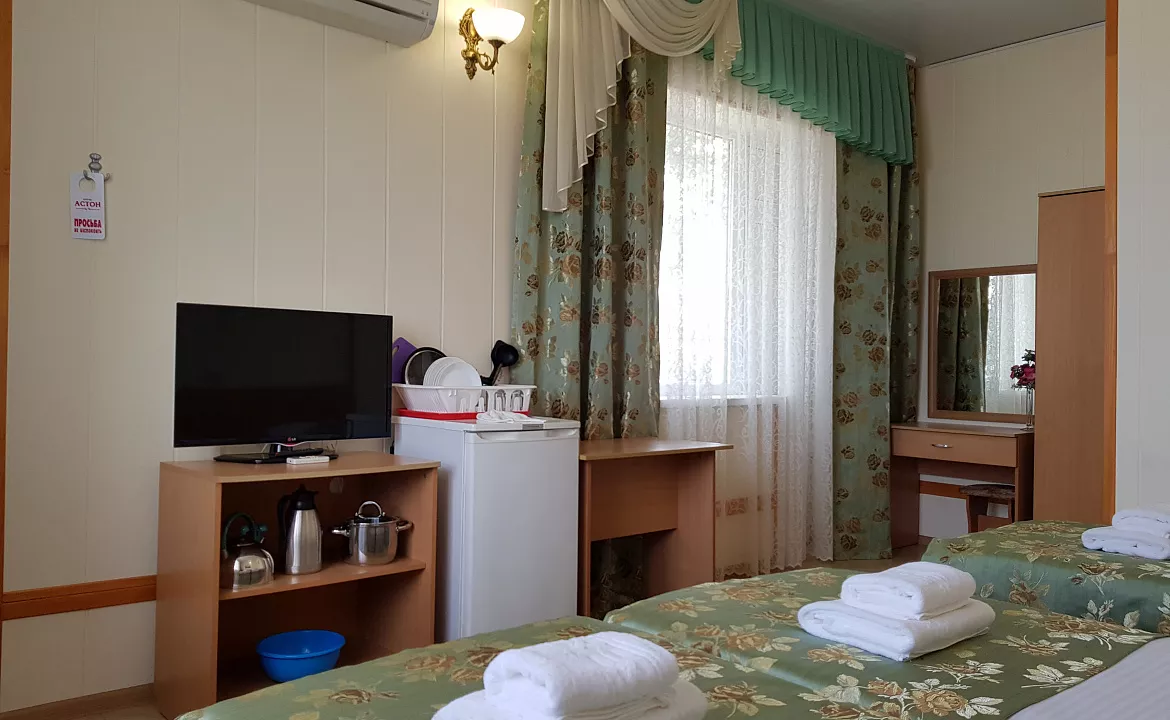 Люкс со смежным балконом 3хместный. Отель АСТОН. Нижнее Джемете