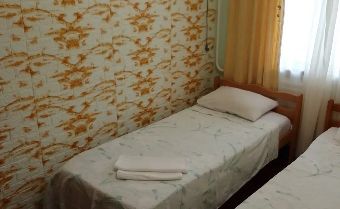 Двухместный номер с двумя односпальными кроватями на втором этаже дома. Гостевой дом "Горная лаванда". Лазаревское