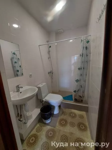 Пятиместный двухкомнатный люкс. Гостевой дом "Нур". Ольгинка