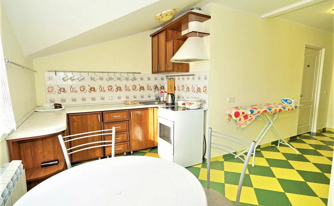 4-х  местный номер люкс с кухней и балконом. Гостевой дом "Лазурит". Лазаревское