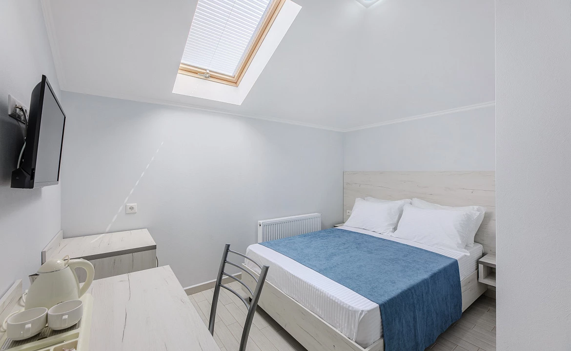 стандарт дабл мансарда. Отель отель Авис. Криница