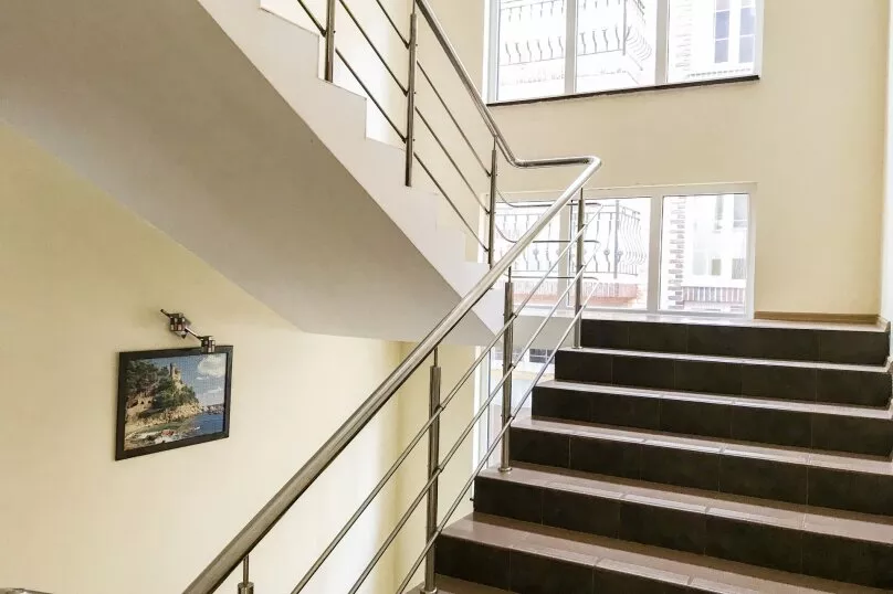 . Гостевой дом Smile Hotels. Вардане