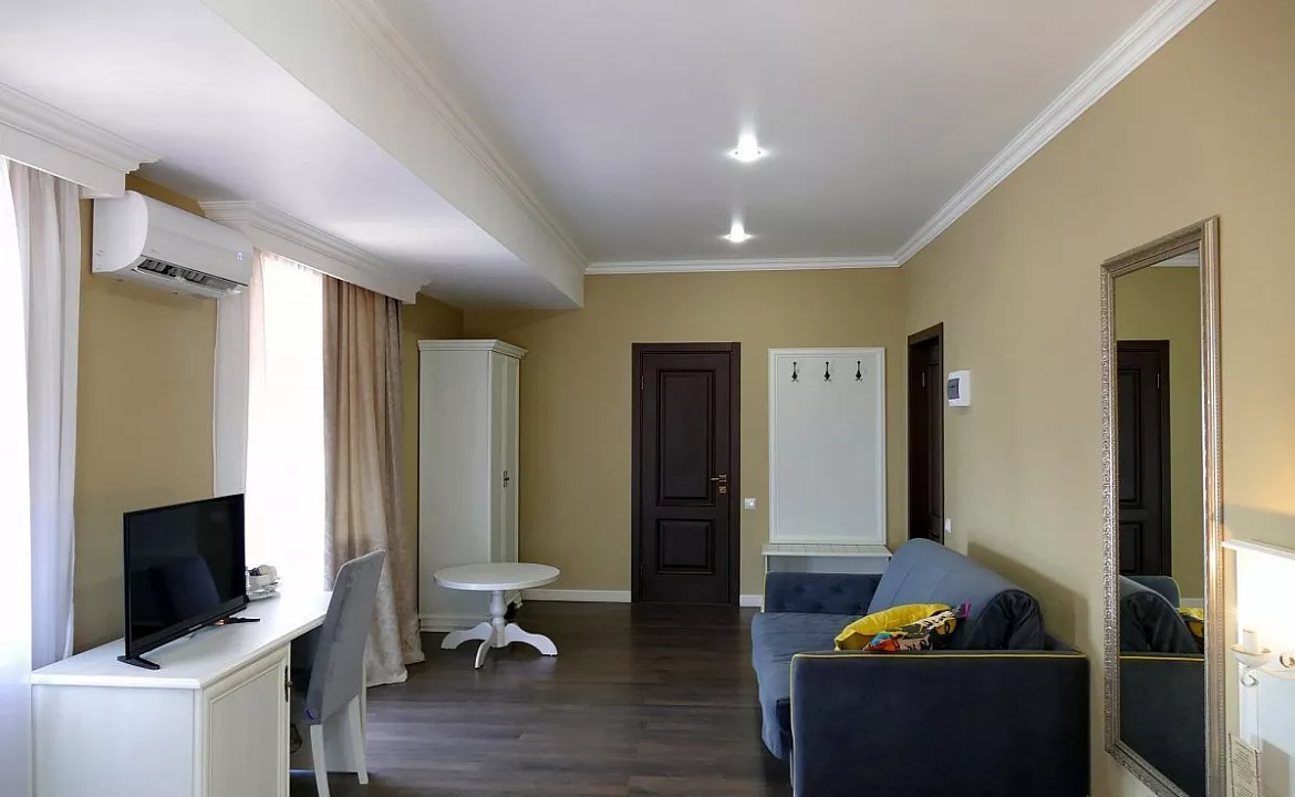 Улучшенный двухместный с балконом. Отель «Абаата». Гагра