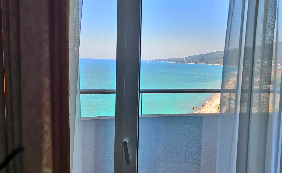 Номера с видом на море. Квартира в многоквартирном доме "ЖК Sun-marina". Лазаревское