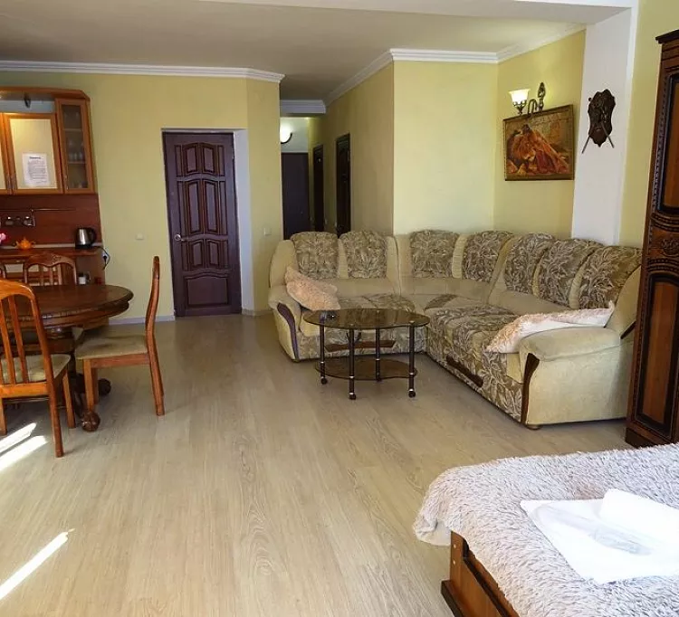 VIP с балконом и видом на море. Эллинг Морской Ангел. Лоо