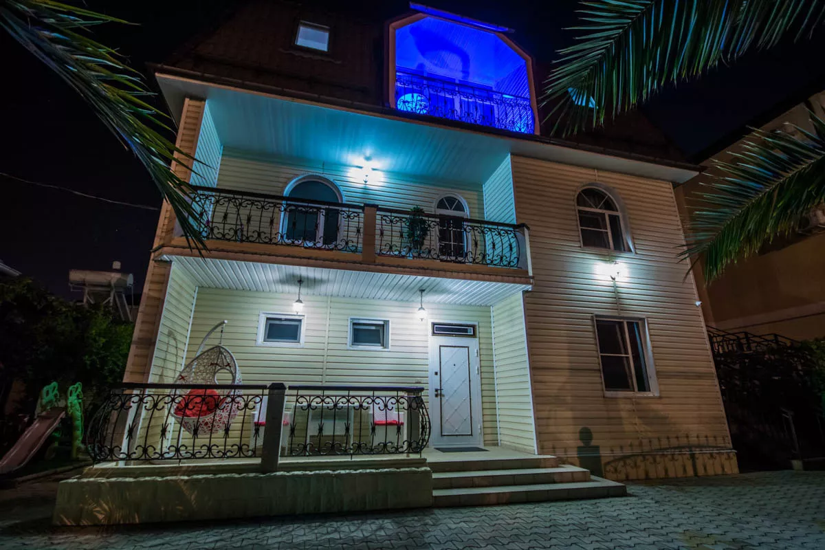 . Коттедж "Регина" . Адлер