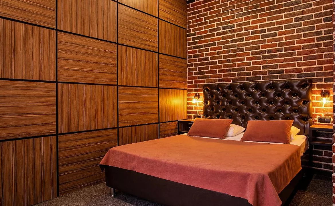 Номер Люкс с балконом и видом на море. Отель «БРЮТ». Геленджик