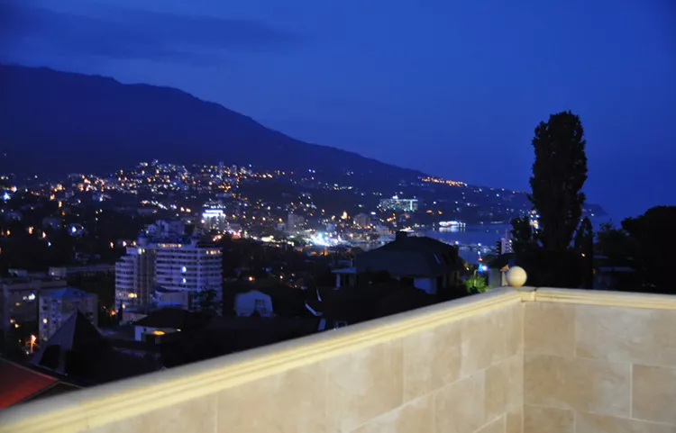 . Гостевой Дом «ТАВР». Ялта