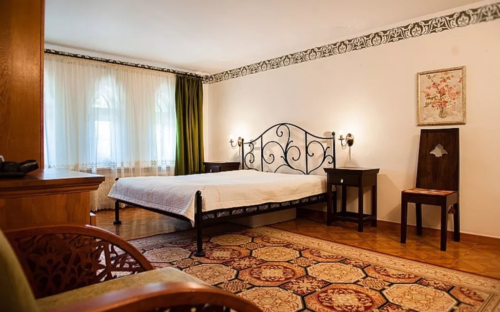 Дом Цветов. Виллы "Мераба". Гурзуф