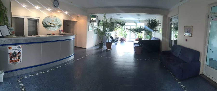 . Гостиница "РоЯлта". Алупка