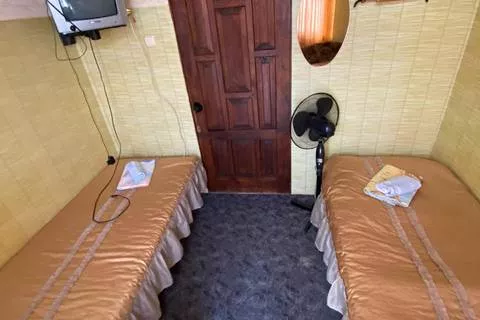 Двухместная комната с санузлом на этаже. Частный сектор "Светлана на Луговой". Адлер